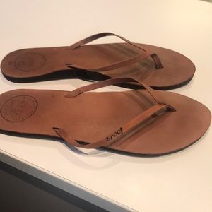 Reef women’s cushion bounce slim flip flop